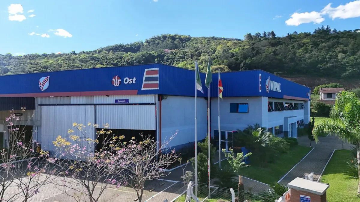 Sede da OST Pneus em Feliz/RS, com os logos da OST e da VIPAL